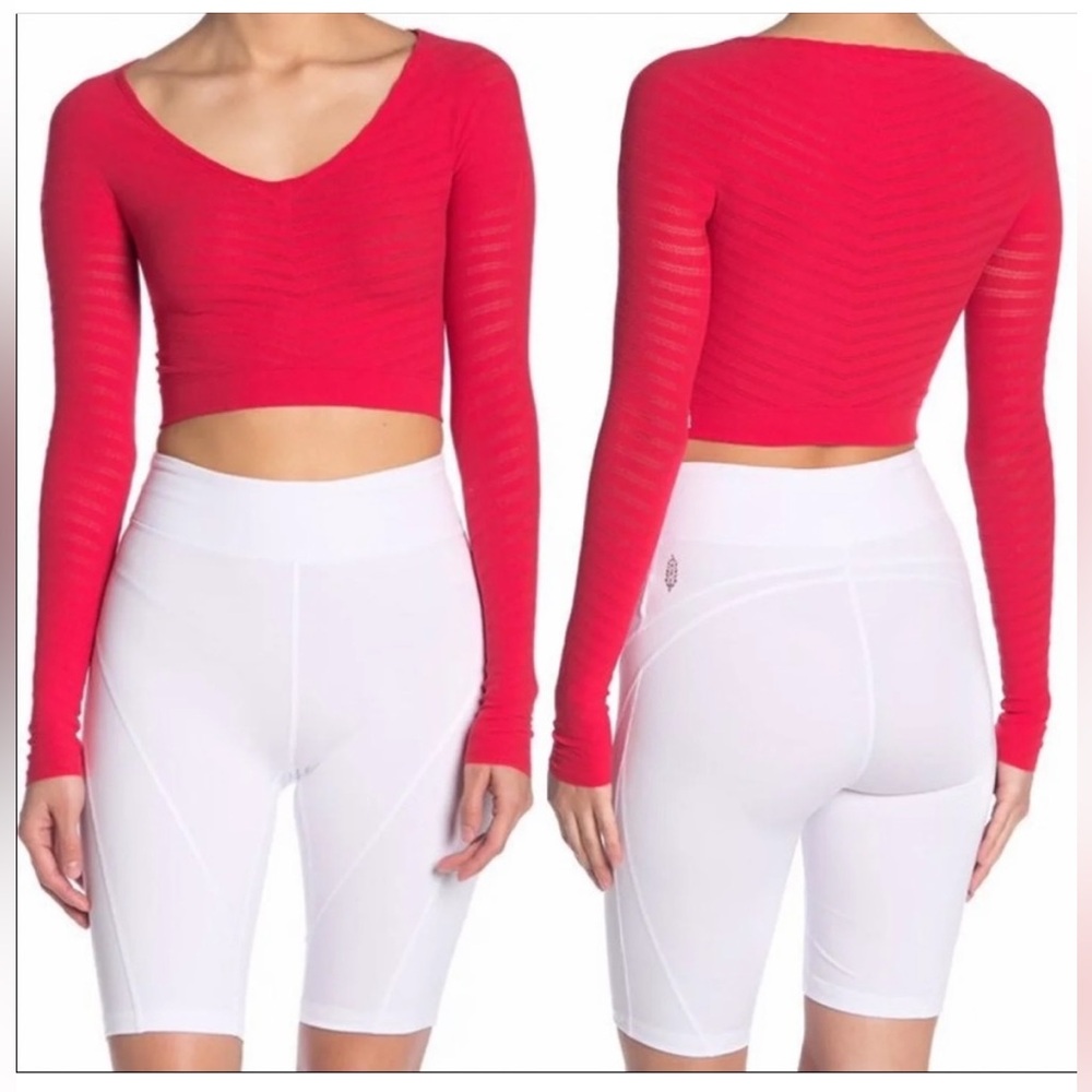 Chic Red V-Neck Long Sleeve Crop Top